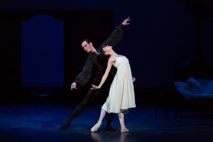 Aliya-Tanykpayeva-Tatyana-and-Zoltán-Oláh-Onegin-in-the-Bedroom-pas-de-deux.-Photo-Attila-Nagy